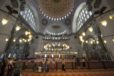 Istanbul Suleymaniye Mosque Interior 2015 1312.jpg