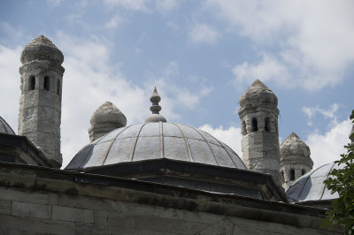 Istanbul Suleymaniye Mosque Outside area 2015 1207.jpg