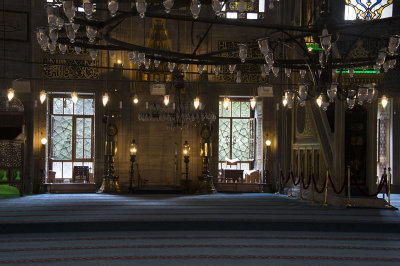 Istanbul Yeni Camii 2015 9395.jpg