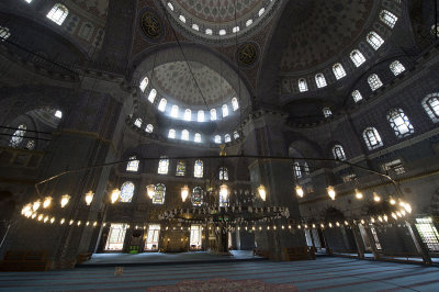 Istanbul Yeni Camii 2015 9403.jpg