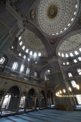 Istanbul Yeni Camii 2015 9406.jpg