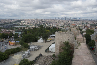 Istanbul Walls near Edirnekapi 2015 0200.jpg