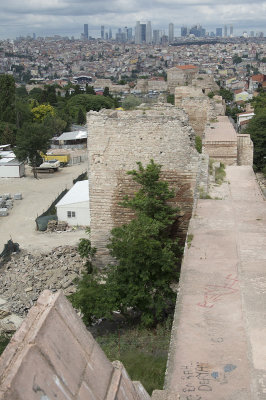 Istanbul Walls near Edirnekapi 2015 0209.jpg