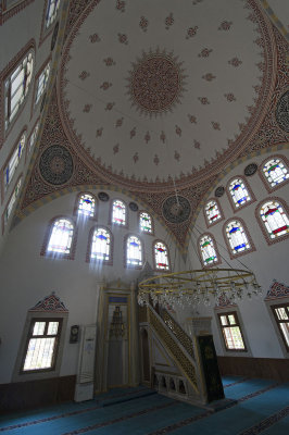 Istanbul Selcuk Sultan mosque2015 9010.jpg