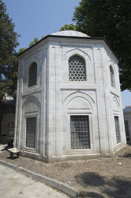 Istanbul Sahhuban Hatun Medresesi2015 9111.jpg