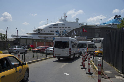 Istanbul Cruises terminal 2015 8735.jpg