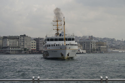 Istanbul Eminonu view 2015 1090.jpg