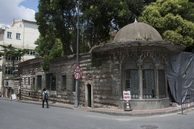 Istanbul Kaptan Ibrahim Pasha Mosque 2015 1204.jpg