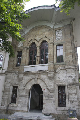 Istanbul University building At Meydan 2015 0889.jpg