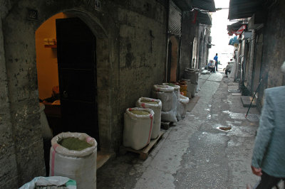 040 Istanbul at Rustem Pasha mosque-june 2004.jpg