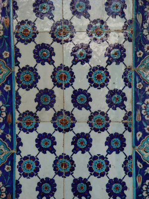 662-Istanbul_Rustem_Pasha_Mosque-0910-1822.jpg