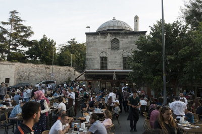 Istanbul Iftar at Suleymaniye2704.jpg