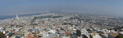 Izmir views from citadel October 2015 Panorama 2414.jpg
