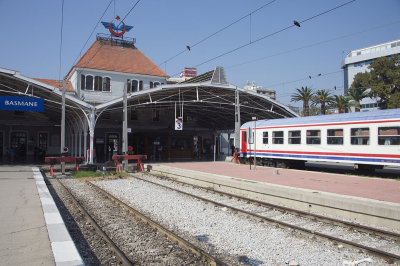 Izmir Basmane railroad station October 2015 2535.jpg