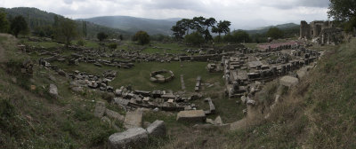 Labraunda stoa to oikoi 3846 Panorama.jpg