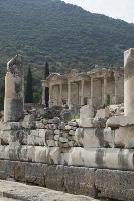 Ephesus Celsus Library from far October 2015 2833.jpg