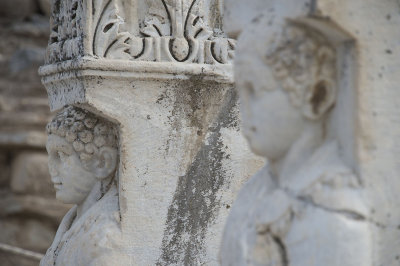 Ephesus Hercules Gate October 2015 2680.jpg