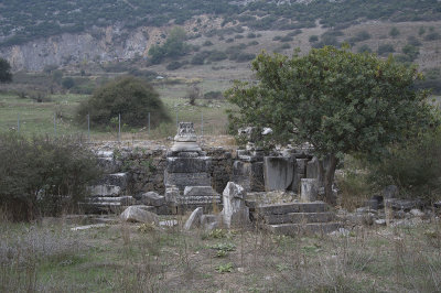 Ephesus Lucas Grave October 2015 2650.jpg