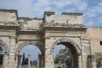 Ephesus Mazeus and Mythridates gate October 2015 2769.jpg