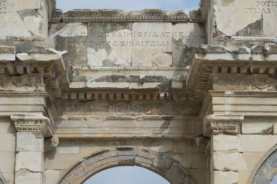 Ephesus Mazeus and Mythridates gate October 2015 2770.jpg