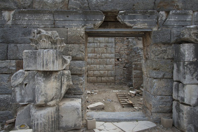Ephesus State Agora side October 2015 2671.jpg