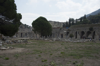 Ephesus Tetragonos Agora October 2015 2776.jpg