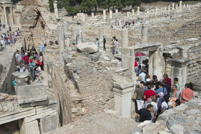 Ephesus Visitors to toilets October 2015 2691.jpg