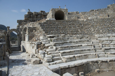 Ephesus Odeon October 2015 2837.jpg
