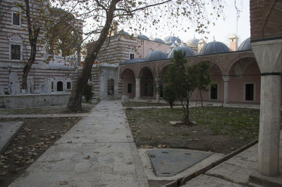 Istanbul Zal Mahmut Pasha Mosque december 2015 4693.jpg