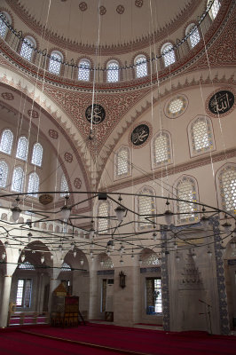 Istanbul Zal Mahmut Pasha Mosque december 2015 4705.jpg