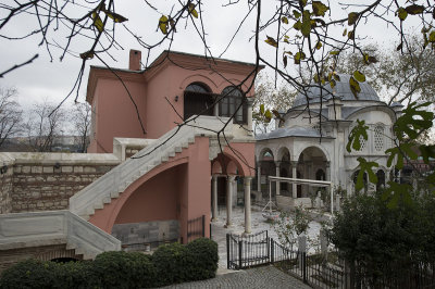Istanbul Zal Mahmut Pasha Mosque december 2015 5118.jpg