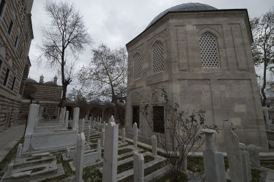 Istanbul Zal Mahmut Pasha Mosque december 2015 5123.jpg