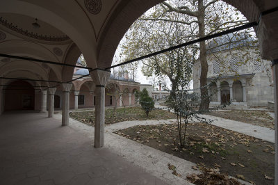 Istanbul Zal Mahmut Pasha Mosque december 2015 5125.jpg