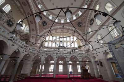 Istanbul Zal Mahmut Pasha Mosque december 2015 5130.jpg