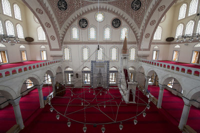 Istanbul Zal Mahmut Pasha Mosque december 2015 5132.jpg
