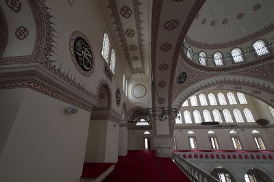 Istanbul Zal Mahmut Pasha Mosque december 2015 5137.jpg