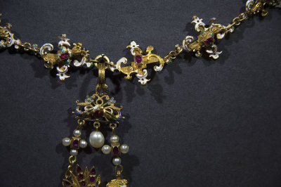 Istanbul Pearls at Turkish and Islamic arts museum december 2015 6500.jpg