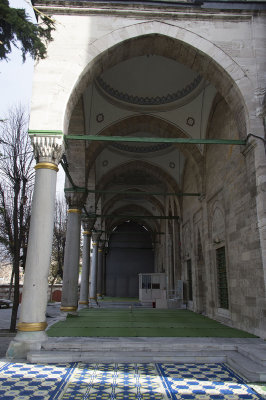 Istanbul Atik Ali Pasha Mosque december 2015 6229.jpg