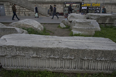 Istanbul Arch of Theodosius remains december 2015 5850.jpg