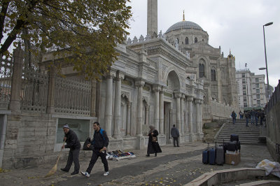 Istanbul Pertevniyal Valide Sultan Mosque december 2015 6623.jpg