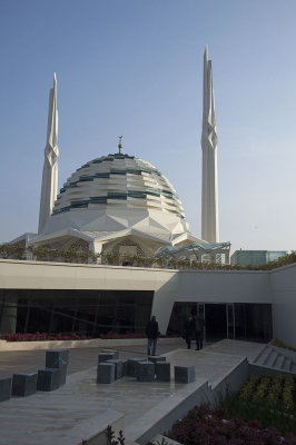Istanbul Marmara University Faculty of Theology Mosque december 2015 5806.jpg
