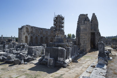 Perge Hellenistic Gate October 2016 9565.jpg