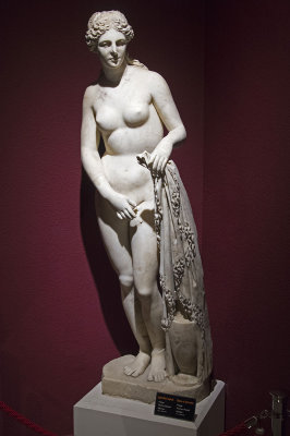 Aphrodite with cloth