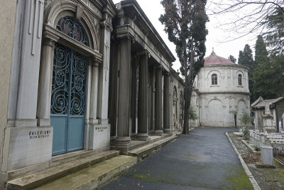 Istanbul Pangalti Cath cemetery dec 2016 2950.jpg