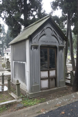 Istanbul Pangalti Cath cemetery dec 2016 2987.jpg