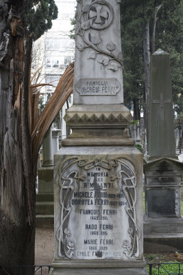 Istanbul Pangalti Cath cemetery dec 2016 2991.jpg