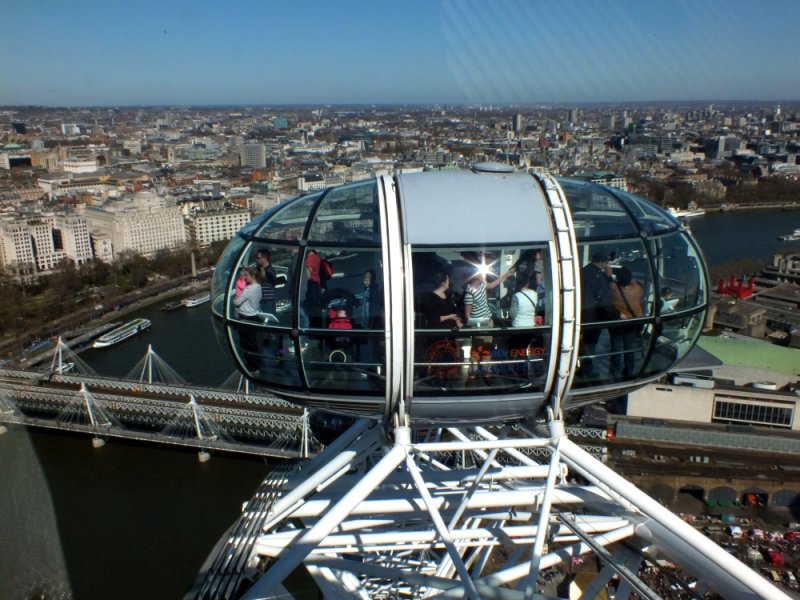 A people capsule