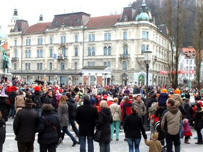 The crowds at the time of the Mardi Gras parade