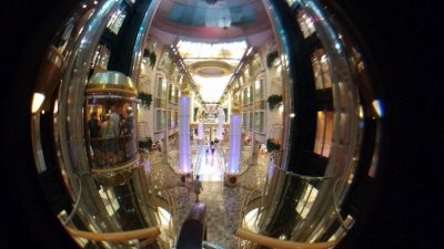 A fish-eye's view of the Promenade