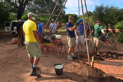 20130610_0645 water well drilling bolivia.jpg